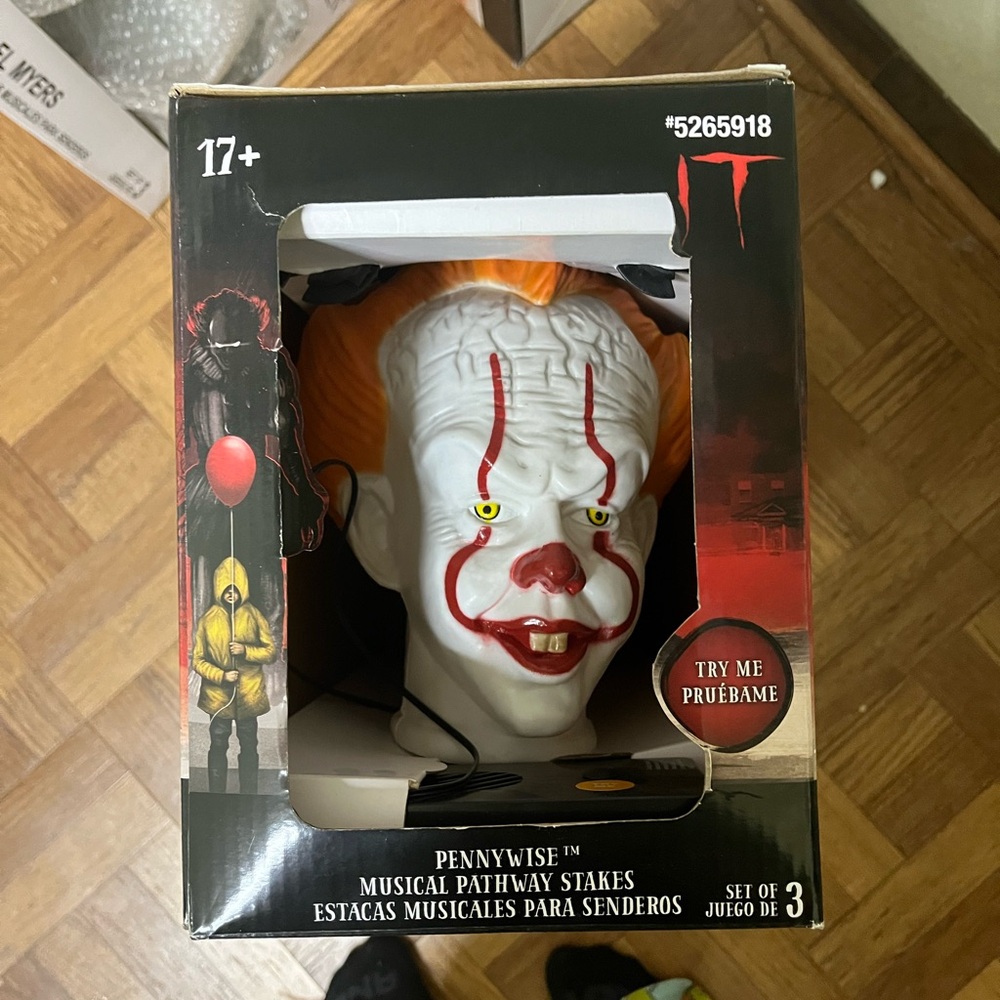 IT/Pennywise pathway markers